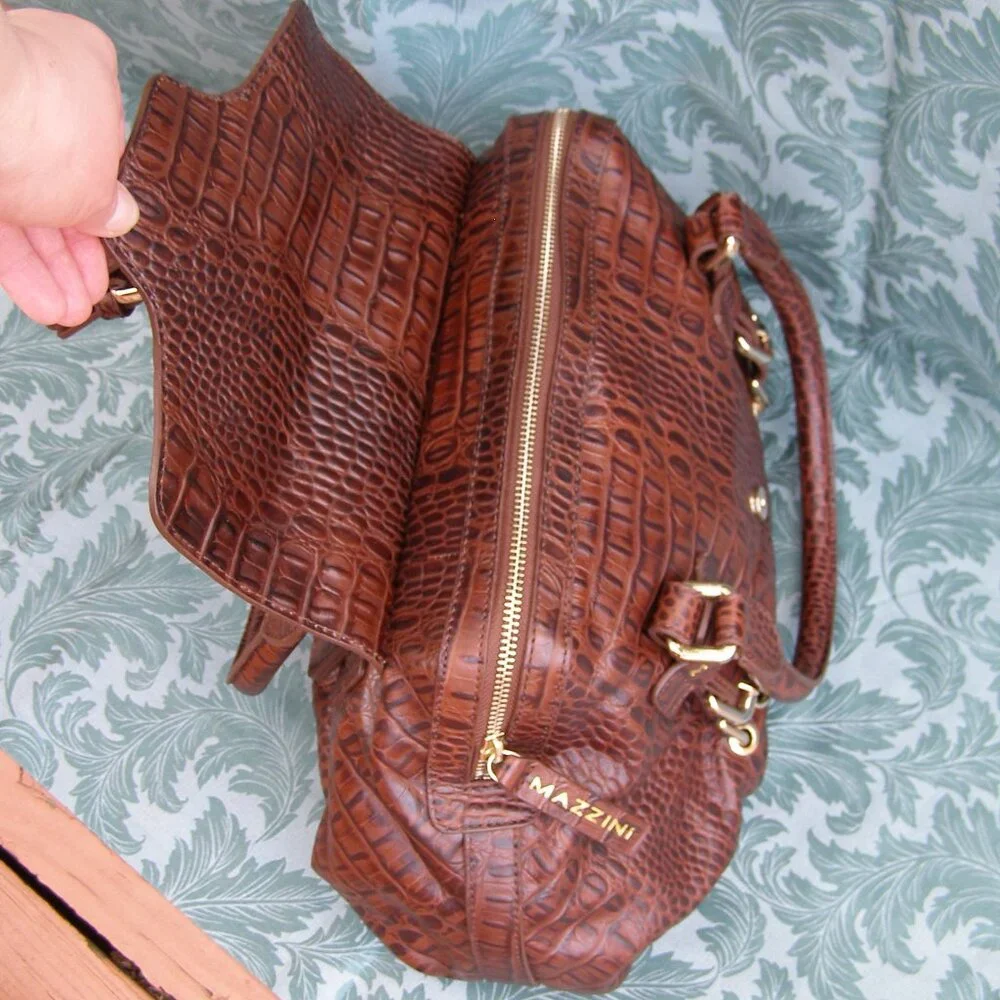 NEW MAZZINI Brown Leather Bag w/Tag Croc Embossed